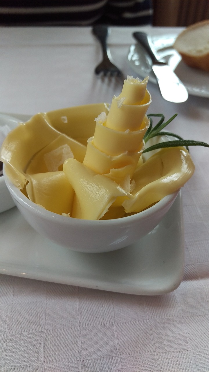 butter, starter, restaurant-938043.jpg